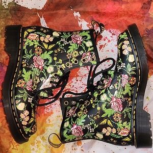 Dr. Martens 1460 WOMEN'S FLORAL BLOOM LEATHER LACE UP BOOTS New in box
